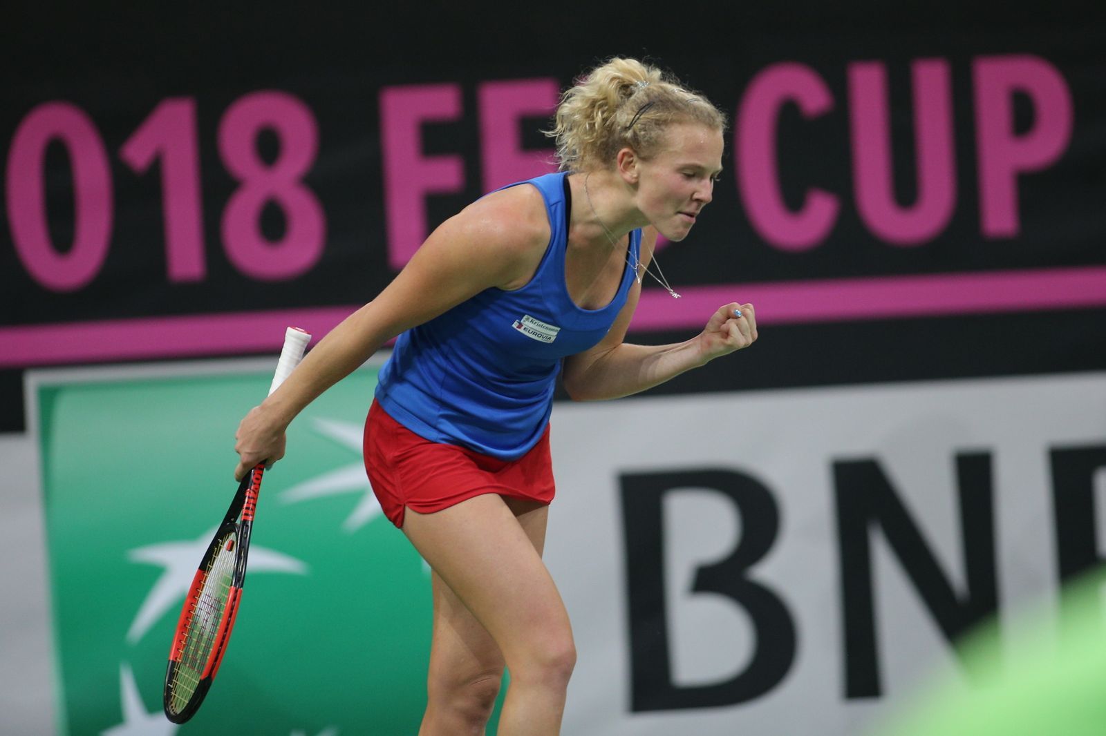 Kateřina Siniaková slaví vítěství ve Fed Cupu 2018