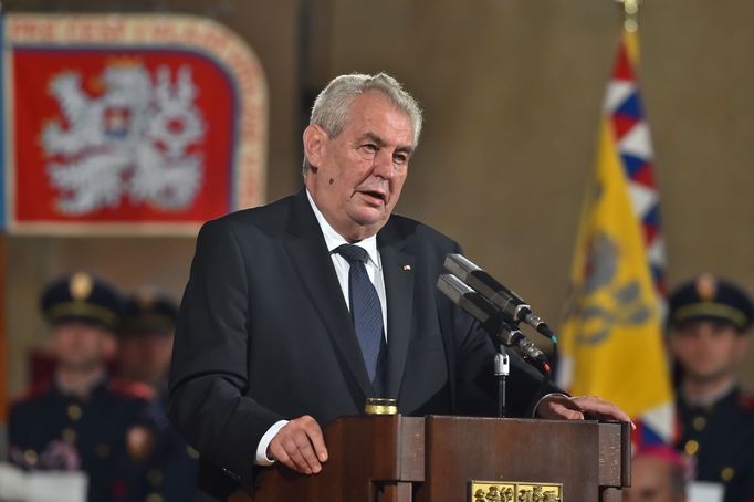 Miloš Zeman přednáší projev ve Vladislavském sále