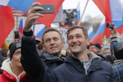 Navalného bratr dostal u soudu roční podmínku kvůli zakázané demonstraci