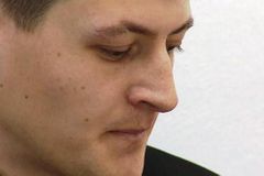 Seděli za mřížemi kvůli loupežím, jež nespáchali. Jako odškodné si řekli o 30 milionů