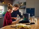 Divotvorný hrnec. Robot Thermomix zbláznil Německo, stojí desetitisíce a musíte čekat