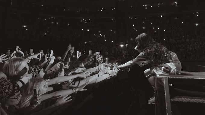 Americká zpěvačka Billie Eilish na nedělním koncertě v pražské O2 areně pokořila rekord v návštěvnosti haly. Role mluvčí generace ji dokonale pasovala.