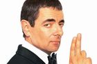 Mr. Bean převzal z vážnou tváří královský řád