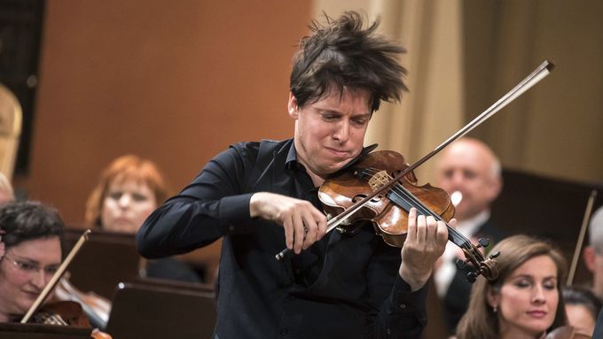 Houslista Joshua Bell (na snímku) předváděl nekonečně dělitelnou škálu jemnosti tónu.