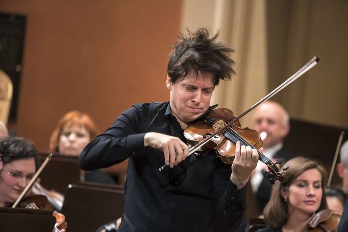 Houslista Joshua Bell (na snímku) předváděl nekonečně dělitelnou škálu jemnosti tónu.