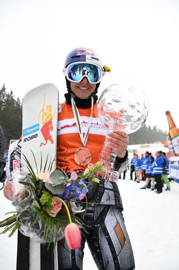 Ester Ledecká vyhrála Křišťálový globus v den svých narozenin