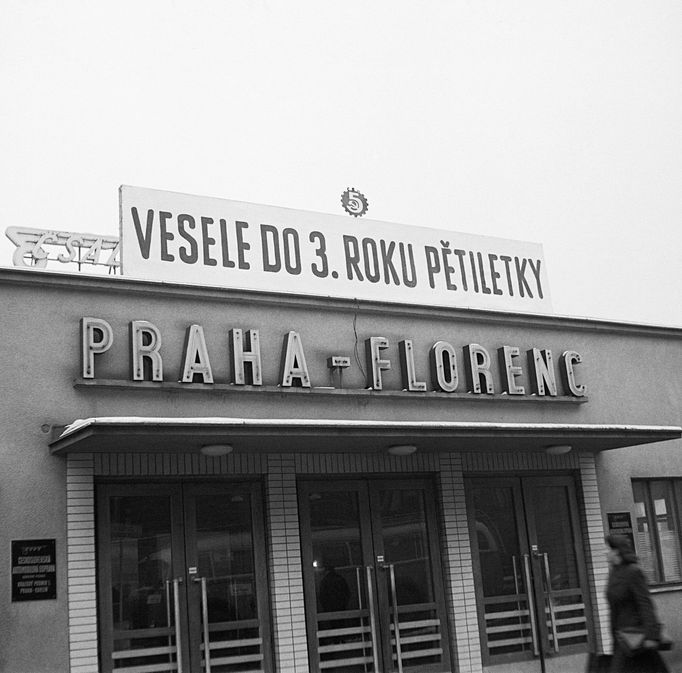 Autobusové nádraží Florenc, rok 1951.