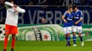 Fotbalisté Schalke 04 Klaas Jan Huntelaar (vpravo) a Lewis Holtby slaví gól v utkání Ligy mistrů 2012/13 proti Montpellieru.