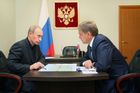 V roce 2009 Sergej Darkin jednal s prezidentem Vladimirem Putinem jako gubernátor Přímořského kraje.