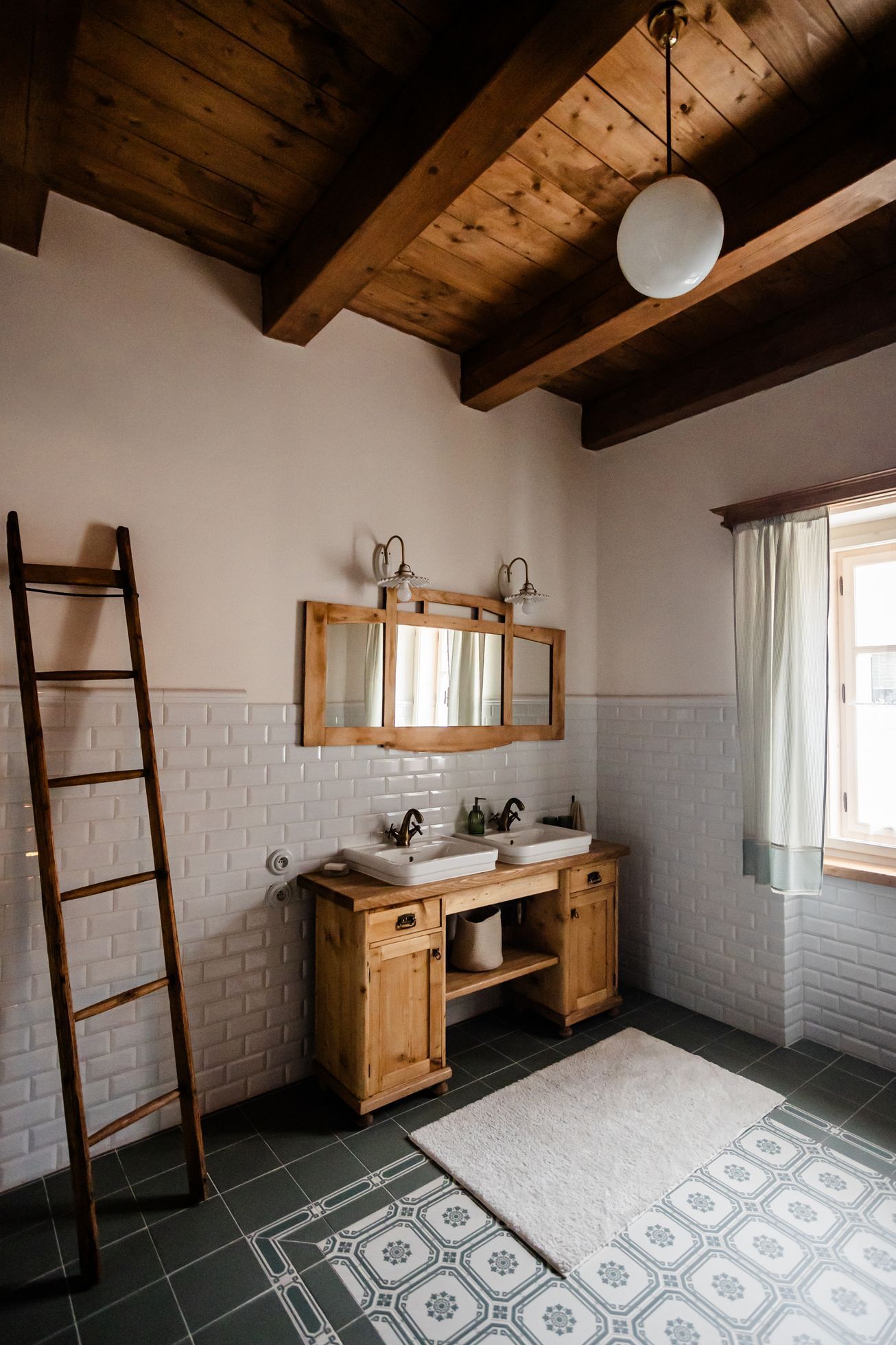 domeček v chaloupkách, dům, rekonstrukce, vesnice, stavení, ateliér, apartmán