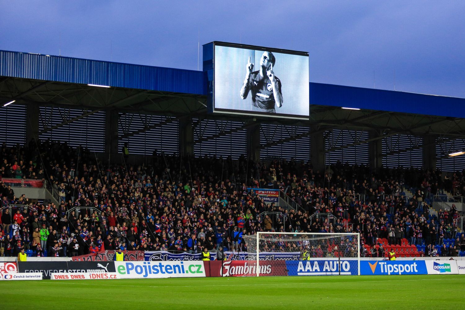 EPL, Plzeň-Dukla: vzpomínka na Františka Rajtorala