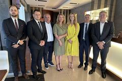 Možná jednou po Babišovi převezme Agrofert. Už v něm pracuje. A on je na ni pyšný