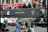 Trafalgar Square 2008. Takto sledovali v centru Londýna lidé průběh olympijských her v Číně na velkoplošných obrazovkách.