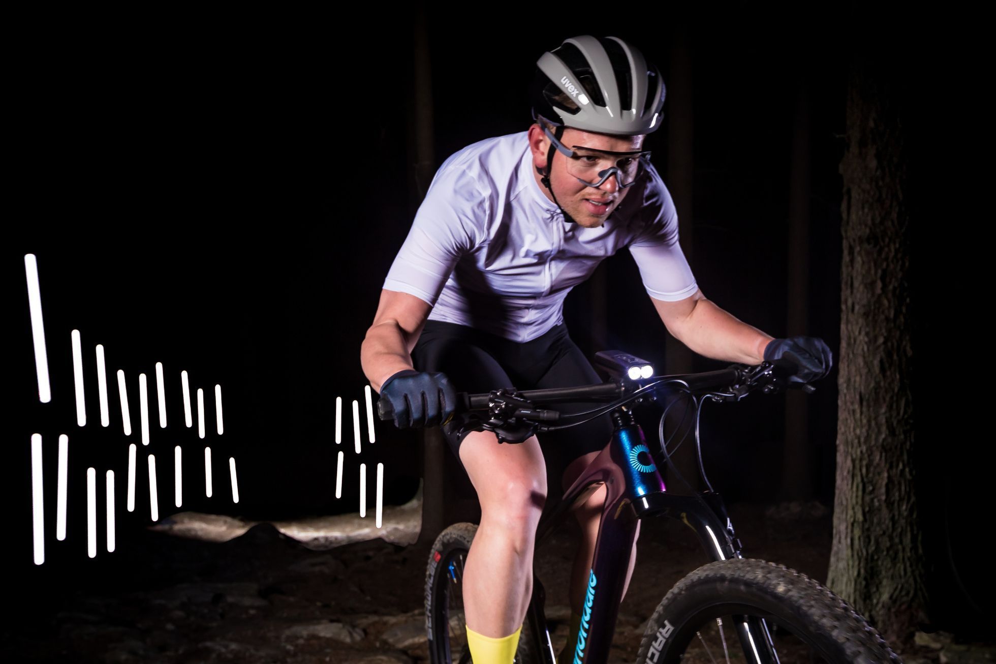 Jaroslav Svoboda: fotografický projekt Dark Ride, cyklistika, MTB, Vysočina Aréna