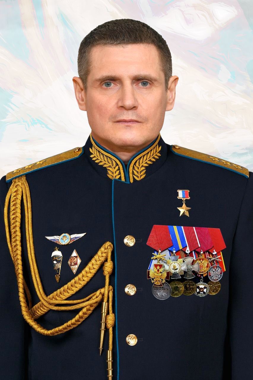 Generálplukovník Michail Teplinskyj alias generál Armagedon.