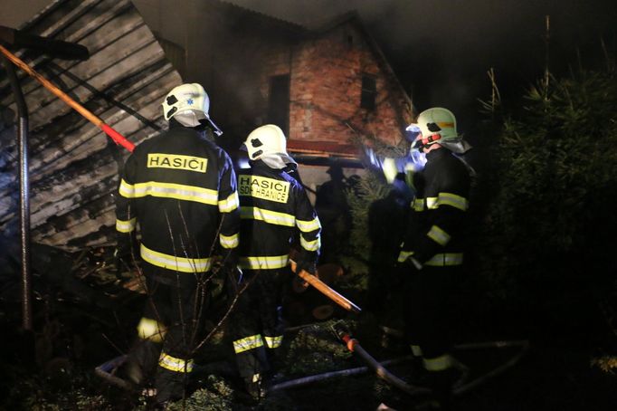 Rozsáhlý požár statku a přístaveb v Miloticích nad Bečvou na Přerovsku