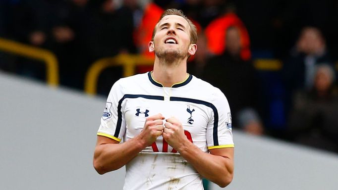 Hvězda tottenhamu Harry Kane slaví branku