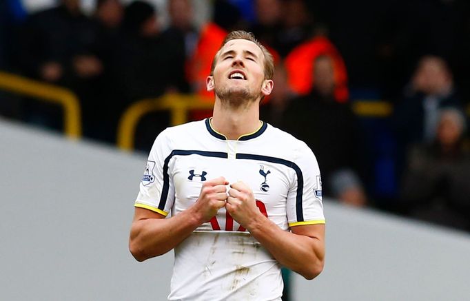 Hvězda tottenhamu Harry Kane slaví branku