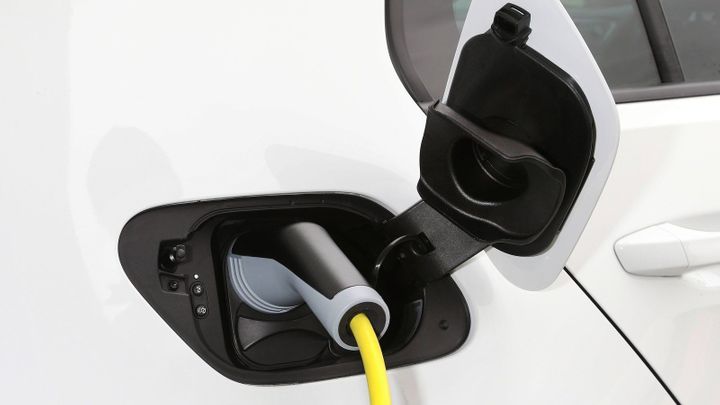 Německo schválilo velkorysý ekonomický balík: Na dítě 300 eur, na elektromobil 6 000
