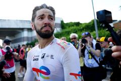 Šotolinovou etapu Tour de France vyhrál po spurtu uprchlíků Turgis