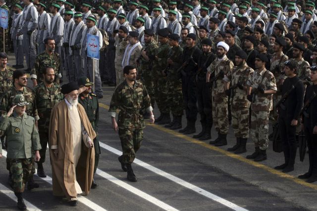 Írán Chameneí vojáci
