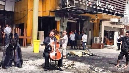 Bagdád: Jen hodinu po výbuchu bomby se čelista rozhodl hrát