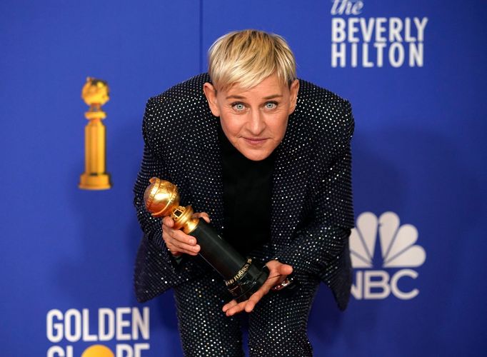 Ellen DeGeneresová se Zlatým glóbem za celoživotní přínos.