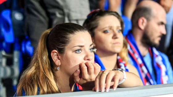 Plzeňští fanoušci a fotbalisté byli po vyřazení od FCSB hodně zklamaní.