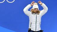 Šokující vítězka superobřího slalomu Ester Ledecká měla při přebírání zlaté olympijské medaile v Pchjongčchnagu dojetím vlhké oči.