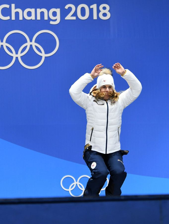 Ester Ledecká se zlatou medailí ze super-G na ZOH 2018