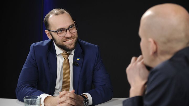 Kdo brzdil českou muniční iniciativu? Vládní zmocněnec ukazuje překvapivým směrem