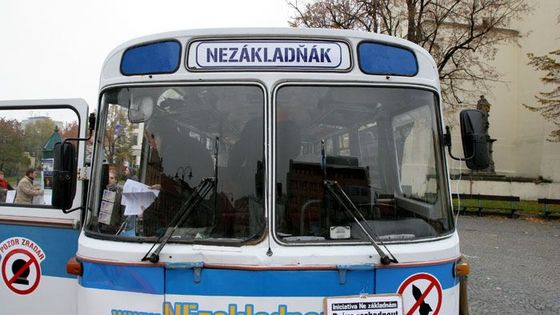 Autobusem za světový mír, proti radaru v Česku zvlášť