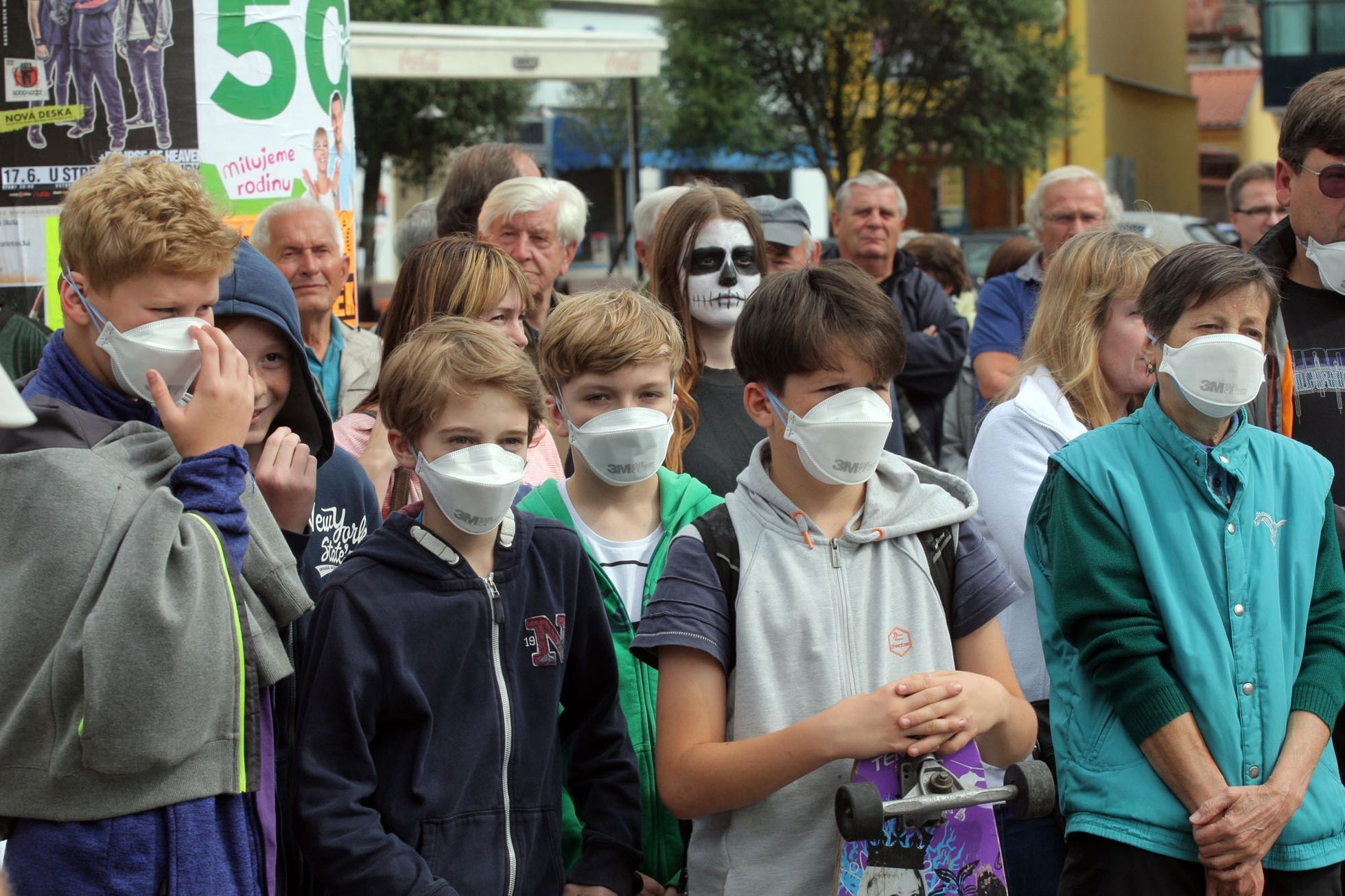 Demonstrace proti smradu v Nymburce