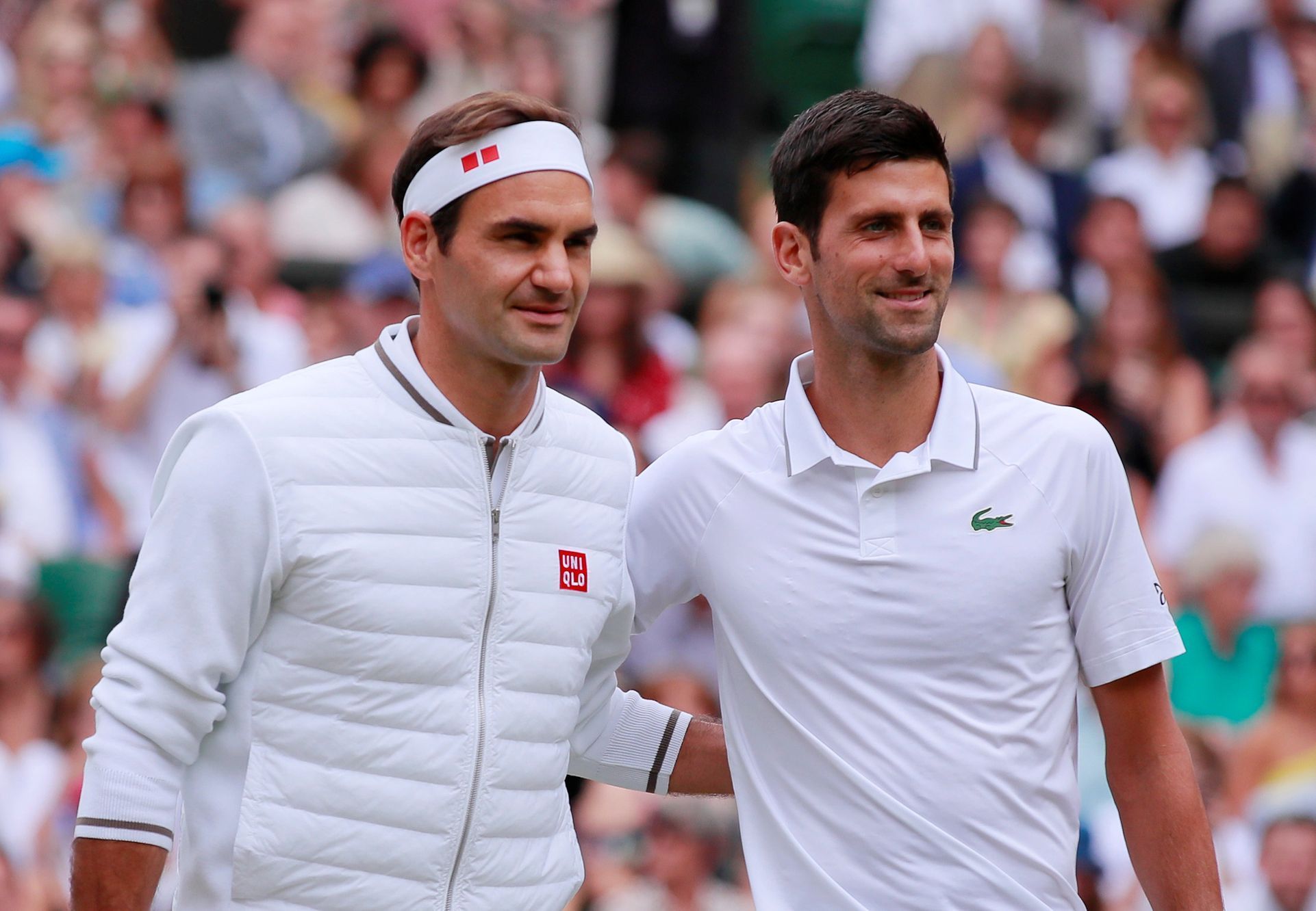 Roger Federer a Novak Djokovič ve finále Wimbledonu 2019