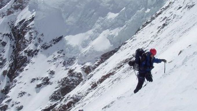 Čeští horolezci dobývají K2.