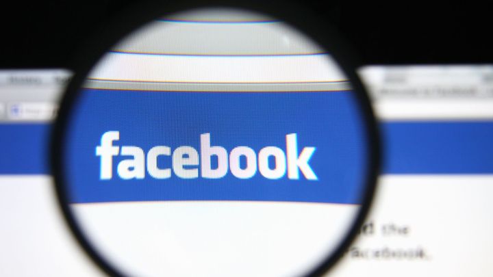 Politici budou na Facebooku pod kontrolou. Budeme ověřovat, ne mazat, tvrdí experti