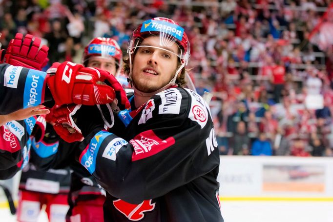 Třinec - Pardubice, 7. čtvrtfinále play-off 2018: Ondřej Kovařčík