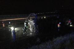 Polský autobus shořel na dálnici D46. Jeli v něm polští žáci na výlet do Chorvatska