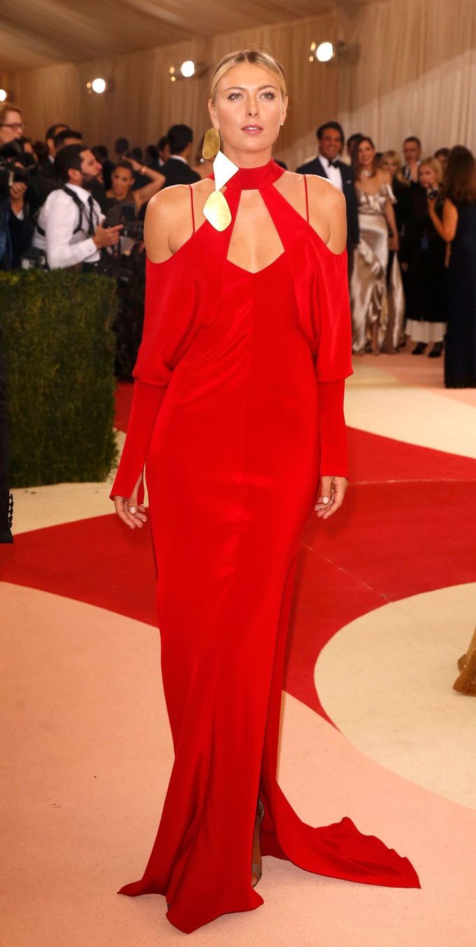 Celebrity na společenském večeru Met Gala 2016.