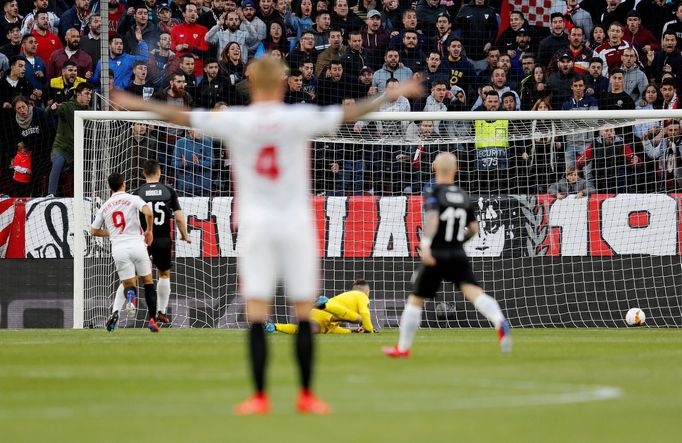 fotbal, Evropská liga 2018/2019, FC Sevilla - Slavia Praha, fotbal, Evropská liga 2018/2019, FC Sevilla - Slavia Praha, Wissam Ben Yeder střílí první gól