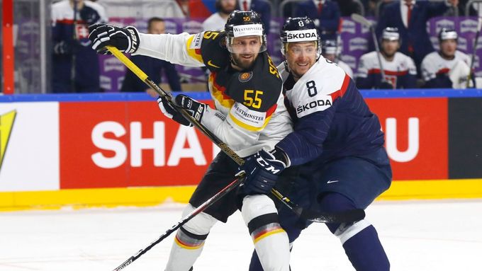 Slovenská hokejová reprezentace se štěstím zachránila elitní skupinu mistrovství světa.