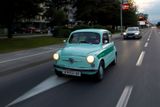 Elektrickou Zastavu 750 vyrobila firma BB Classic Cars z hlavního severomakedonského města Skopje. Hlavní činností společnosti je renovace veteránů.