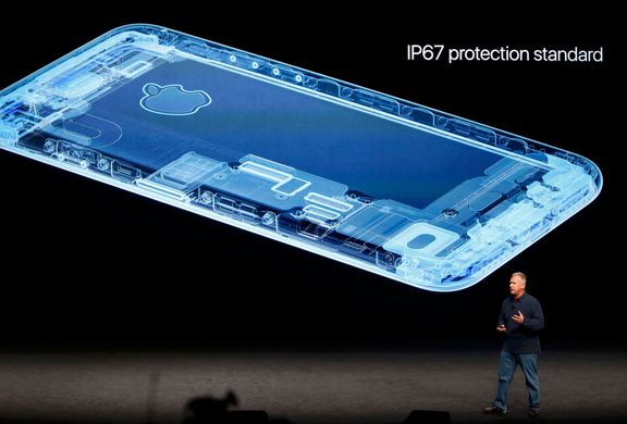 Apple představuje nový iPhone 7.