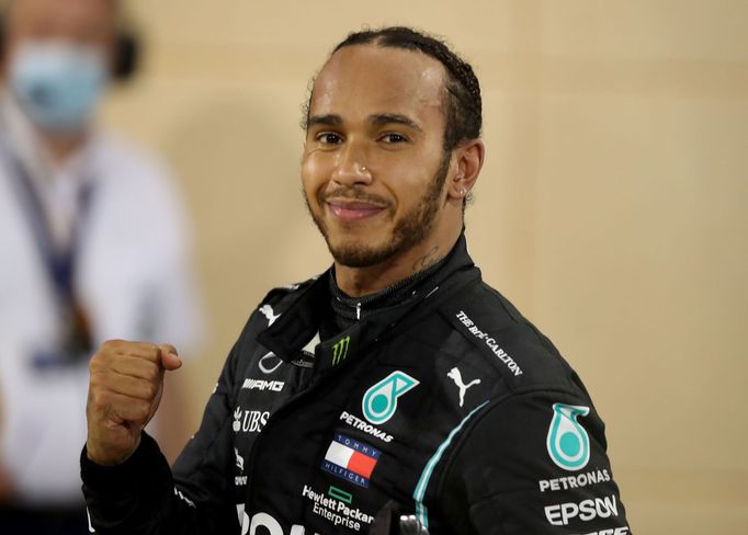 Pilot týmu formule 1 Mercedes Lewis Hamilton