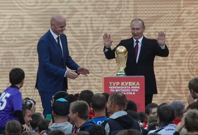 Gianni Infantino a Vladimír Putin