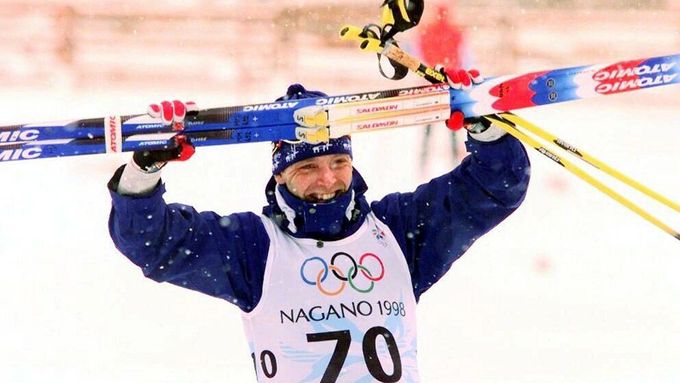 Bývalý slavný finský běžec na lyžích Mika Myllylä zemřel.