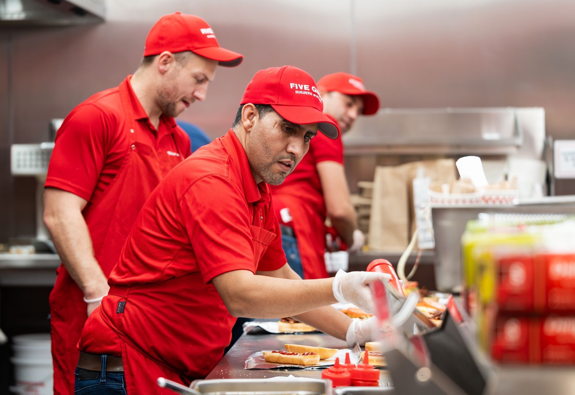 Five Guys, fastfood, jídlo, hamburger, burger, hranolky, gastronomie, Praha