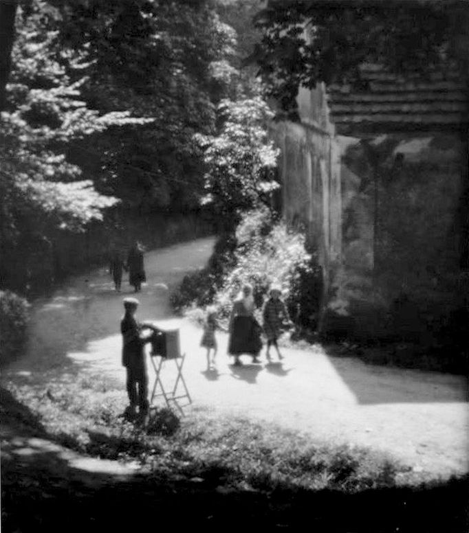 Josef Sudek: A hudba hraje. Fotografie z výstavy v Atelieru Josefa Sudka.