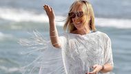 26. září 2022, Forte dei Marmi (Itálie) - Giorgia Meloniová si užívá den u moře se svým partnerem Andreou Giambrunem a dcerou Ginevrou.