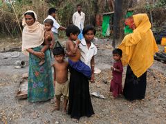 Vysídlení barmští Rohingyové.